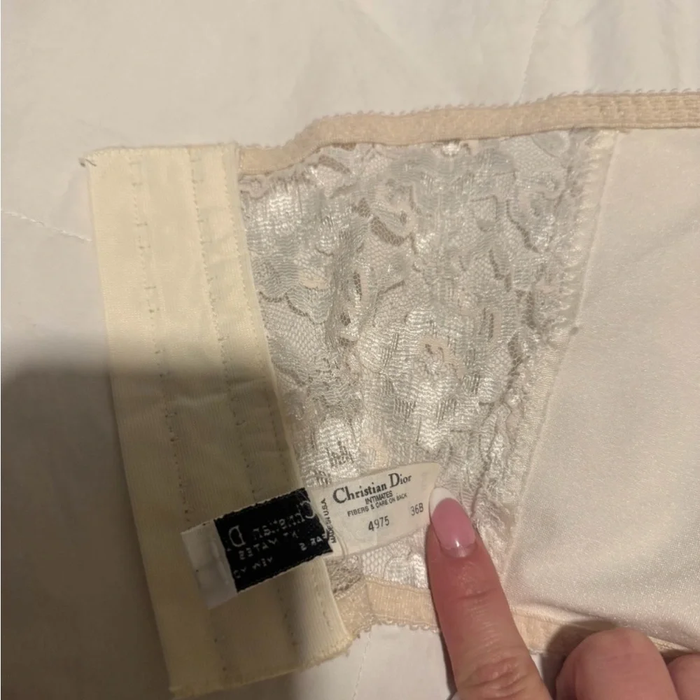 Vintage Dior Ivory Lace Bustier Top - Picture 5 of 9
